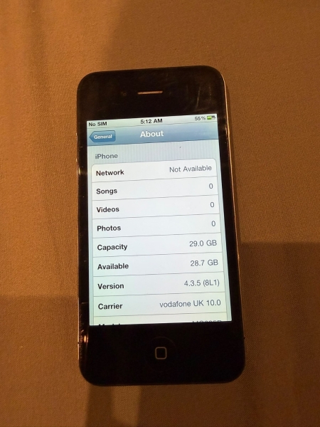 Apple iPhone 4 32GB, iOS 4.3.5, schwarz, guter Zustand