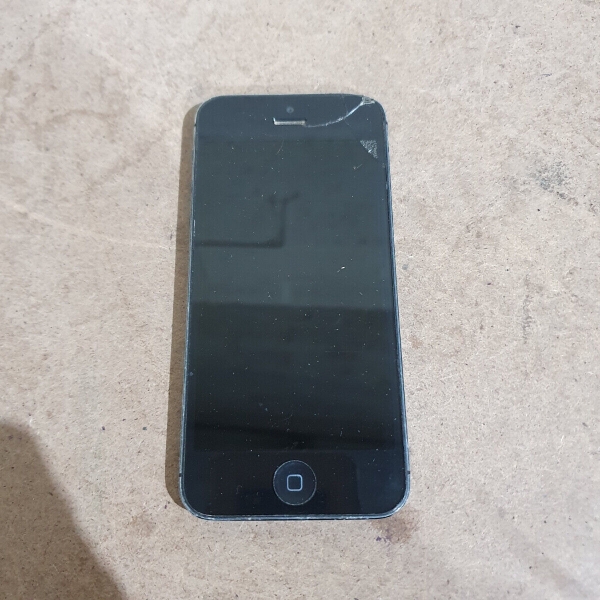 Apple iPhone 5 A1429 Black Slate 4,0″ LCD 8MP 1GB RAM Smartphone als Ersatzteilspender