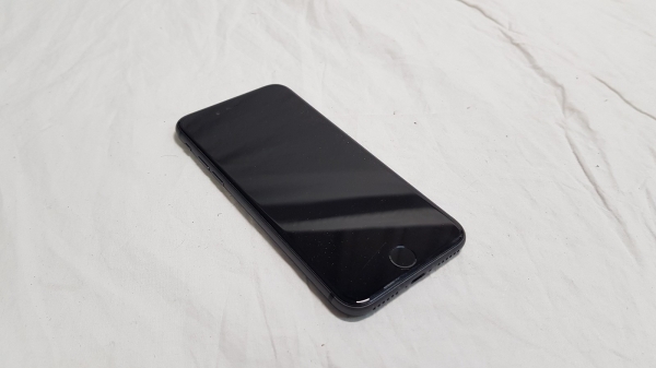Apple iPhone 8 Smartphone entsperrt 64GB
