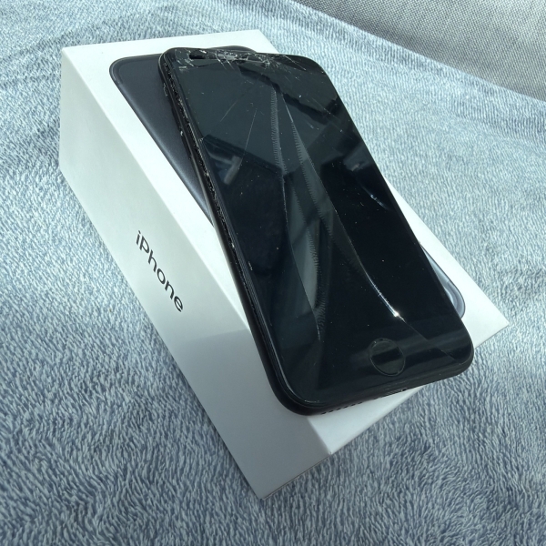 Apple iPhone 7 128GB A1778 Schwarz