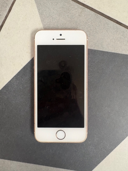 Apple iPhone SE – 32GB – Roségold (EE) A1723 (CDMA + GSM)