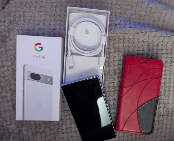 Neuwertiges 5g Smartphone Google Pixel 7a –  128GB – Sea in OVP