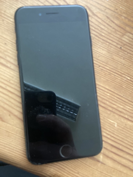 Apple iPhone 7 schwarz EE 32GB Smartphone