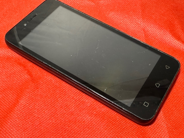 Lenovo A1010a20 schwarz 16GB Smartphone defekt