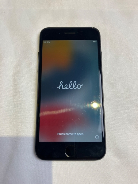 Apple iPhone 7 – 32GB – Schwarz (Entsperrt) A1778 (GSM)