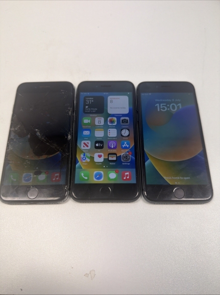 3 x Apple iPhone 8 Restposten – 64GB – entsperrt – voll funktionsfähig / kleinere Mängel!