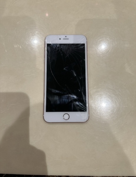 Apple iPhone 6s 64GB Roségold 4,7 Zoll iOS 12MP 4G NFC Smartphone gesprungen. Angebote?