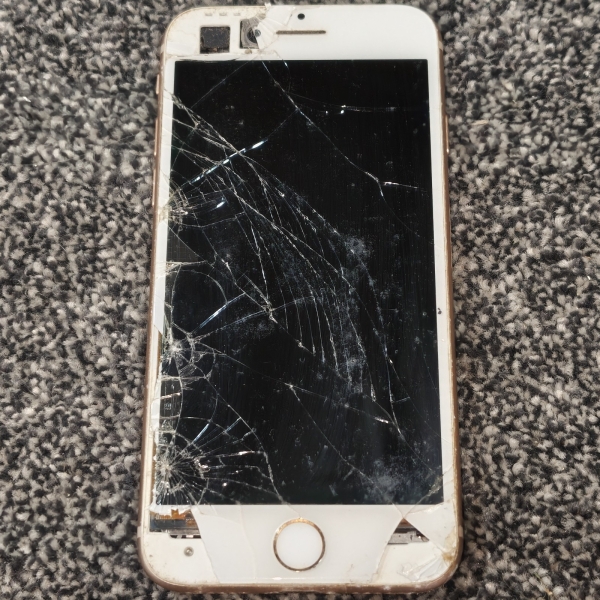 Apple iPhone 8 – 64GB – Roségold (Netzwerk gesperrt) Defekt Ersatzteile Reparatur