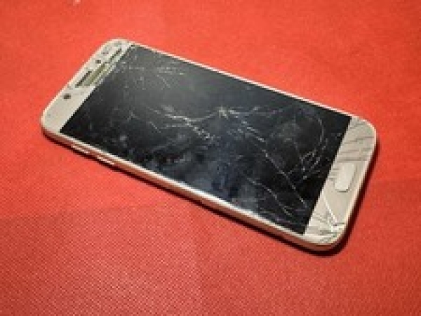 Samsung Galaxy J5 2017 SM-J530F Smartphone Defekt Schaden. Gold