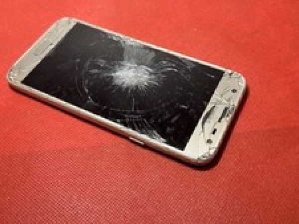 Samsung Galaxy J5 2017 SM-J530F Smartphone Defekt Schaden.