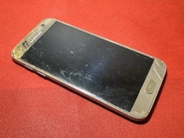 Samsung Galaxy S7 SM-G930F Smartphone Defekt Schaden Gold