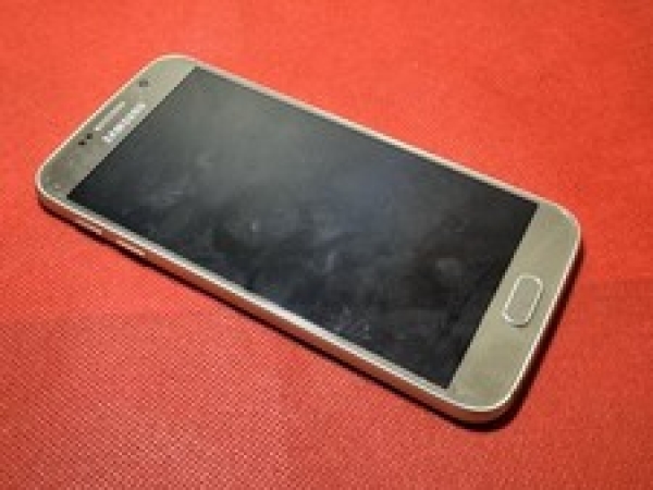 Samsung Galaxy S6 SM-G920F Smartphone Defekt Schaden Gold