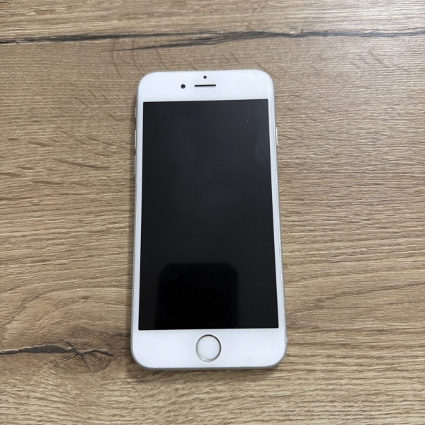 Gut gebrauchtes silbernes iPhone 6s; WON’T CHARGE; sehr guter optischer Zustand