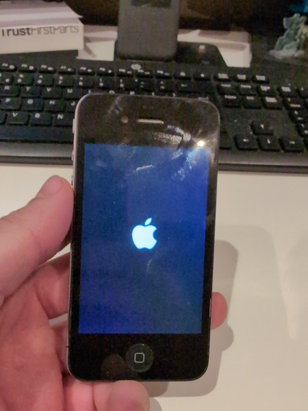 Apple iPhone 4 schwarz A1332 GSM entsperrt Handy Smartphone guter gebrauchter Zustand