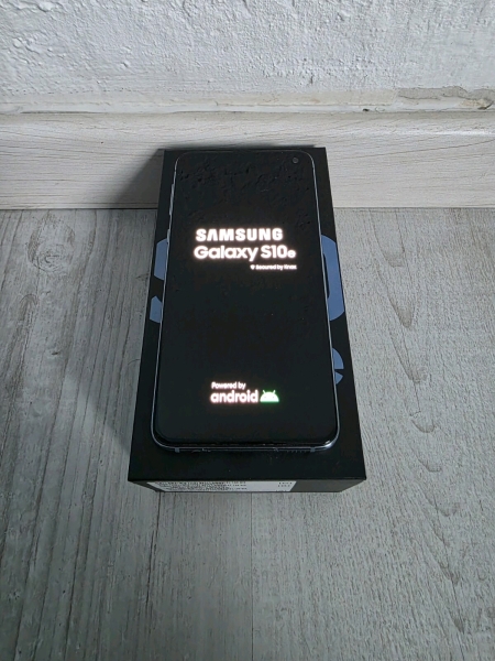 Samsung S10e–Kompaktes Top-Smartphone–Schnäppchen!