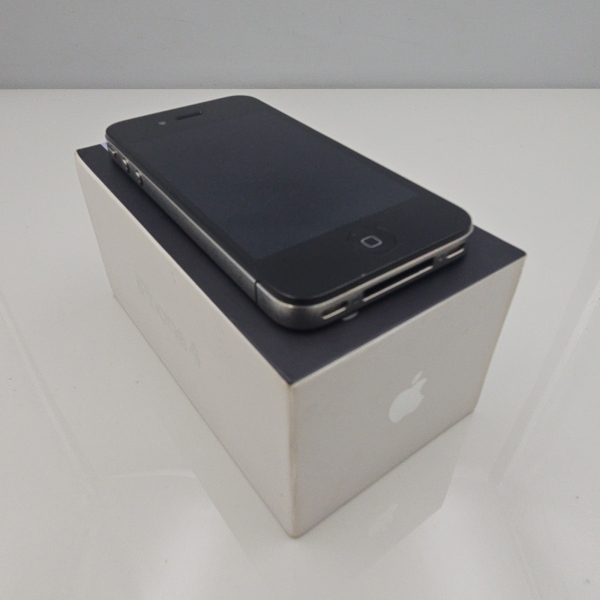 Apple iPhone 4 16GB schwarz entsperrt Smartphone OVP Handy