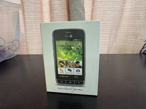 Doro Liberto 820 Mini grau entsperrt 4GB 4,0″ 1GB RAM Android Smartphone OVP
