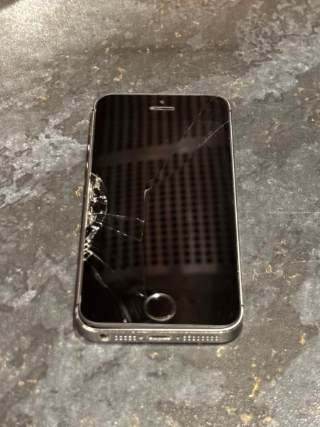 Apple iPhone 5s – Silber/Space Grau (für Ersatzteile oder Reparatur)