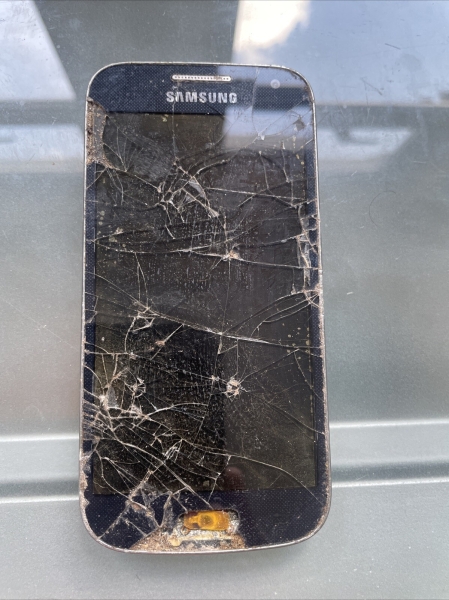 Samsung Galaxy S4 mini I9195 – DEFEKT – FÜR ERSATZTEILE – ANGEBOT