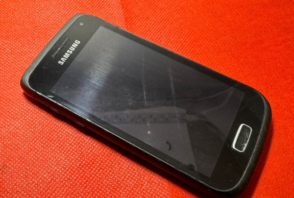 Samsung Galaxy W W Wonder I8150 Smartphone (entsperrt) Android 2.3 – schwarz