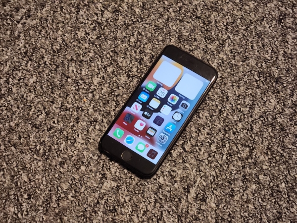Apple iPhone 7 – 32GB – Schwarz – Entsperrt – Voll Funktionsfähig – Kostenloser Versand – 88%🔋