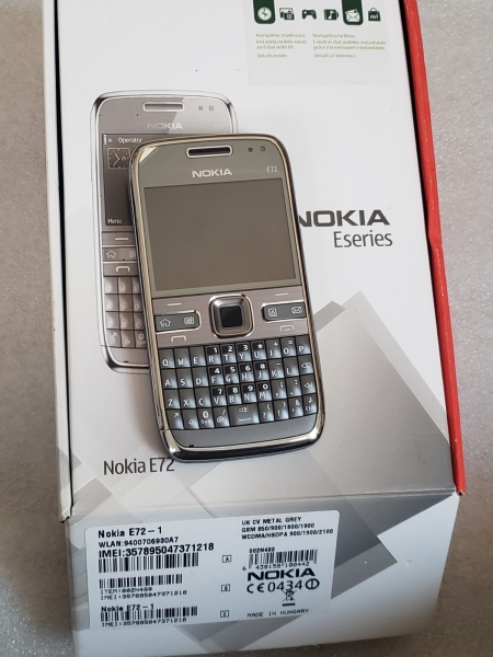 Neues Nokia E72 Smartphone (entsperrt) – Originalverpackt Metallgrau