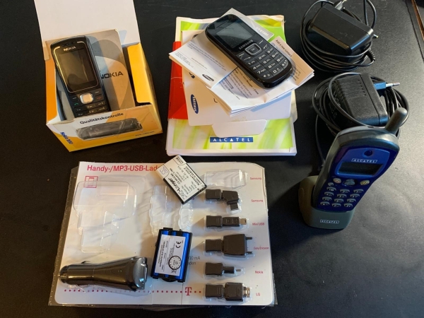 Samsung GT-E1200 Alcatel 300 er Serie Nokia 1650  Handy Smartphone Konvolut