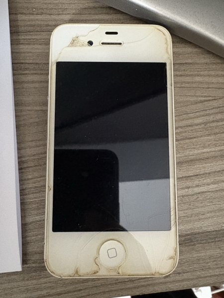 iPhone 4 weiß Ersatzteile oder Reparaturen