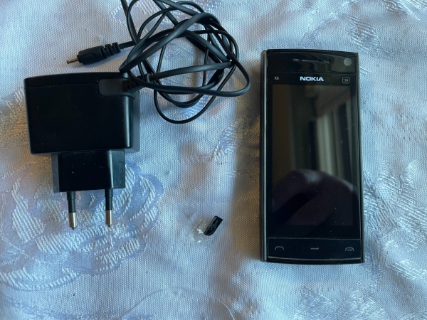 Nokia X6 RM599 Smartphone 16 GB Schwarz Gebraucht