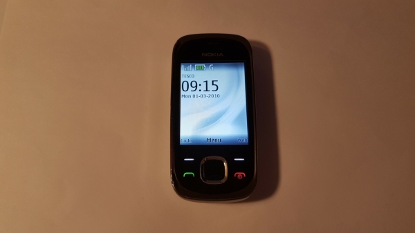 Nokia 7230 Slider Smartphone 3G Graphite Grau Entsperrt 3,0 MP 2,4 Zoll