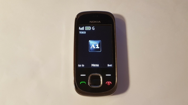 Nokia 7230 Slider Smartphone 3G Graphite Grau Entsperrt 3,0 MP 2,4 Zoll