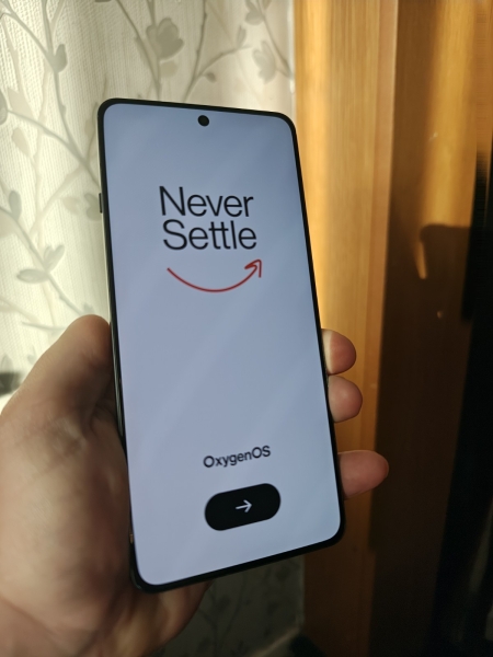 One Plus 13R Smartphone entsperrt, 256GB