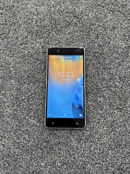 Nokia 5 TA-1024 silber entsperrt 16GB 5,2″ 13MP 2GB RAM Android Smartphone gesprungen