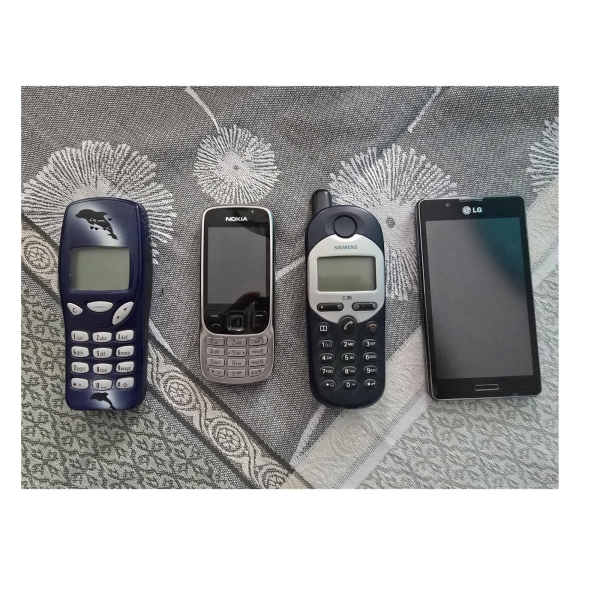 Handy Konvolut 4 Stück: LG Smartphone, Nokia Handy, Siemens C35 + weiteres