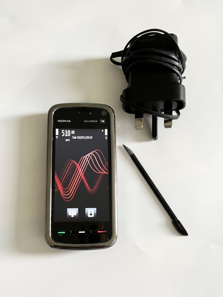 Nokia 5800 XpressMusic RM-356 Retro Smartphone (EE) Ladegerät ist dabei
