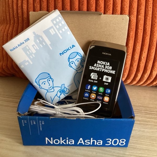 Kleines Smartphone Nokia Ash308