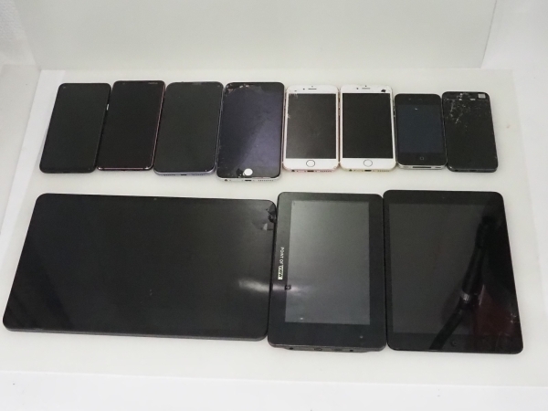 Konvolut Smartphone Tablet Iphone Samsung Nokia  usw.