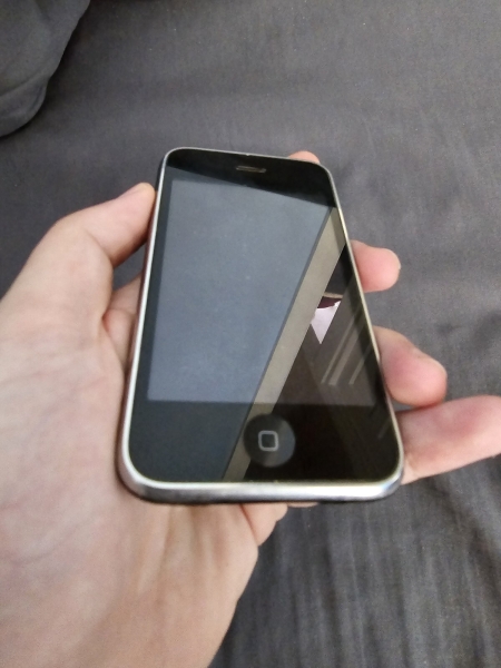 Apple iPhone 3GS – 16GB – Schwarz – A1303