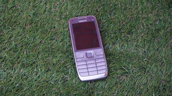 Nokia E52  Silber Vintage Mobiltelefon Retro Smartphone