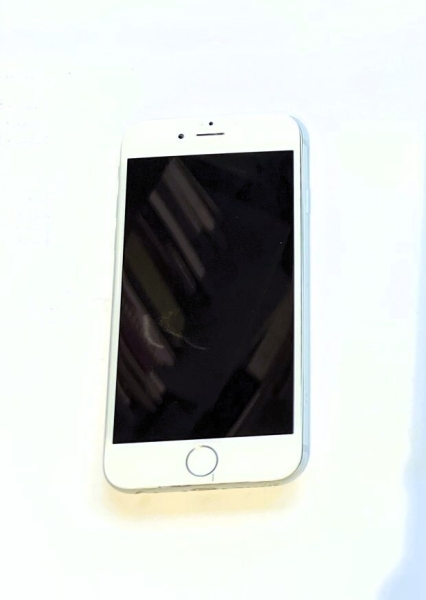 Apple iPhone 6 – 16GB – Silber A1586 (CDMA + GSM) – funktioniert nicht