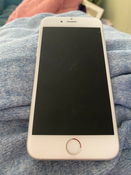 Apple iPhone 6 – 16GB – Silber (O2) A1586 (CDMA + GSM)