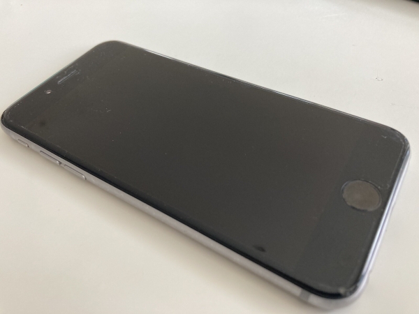 APPLE IPHONE 6 64GB A1586 SPACEGRAU ENTSPERRT Guter Zustand. Schaltet sich nicht ein.