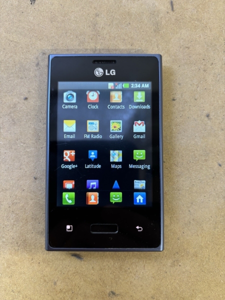 LG E400 3G Smartphone sehr guter Zustand