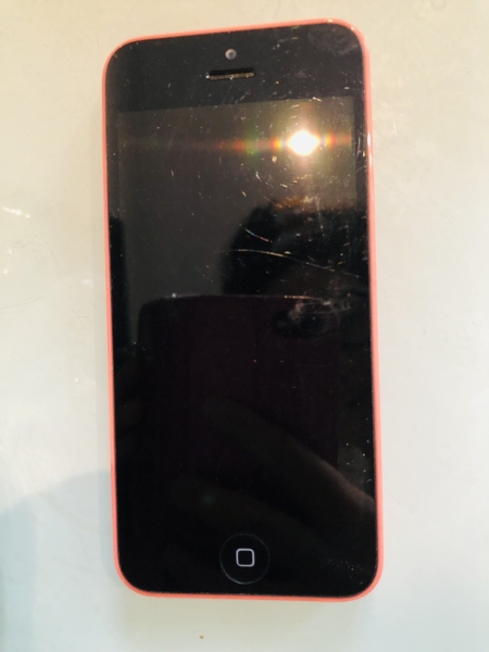 Apple iPhone 5c – 16GB – Pink (O2) A1507 (GSM). Schaltet sich nicht ein. Just For Parts.