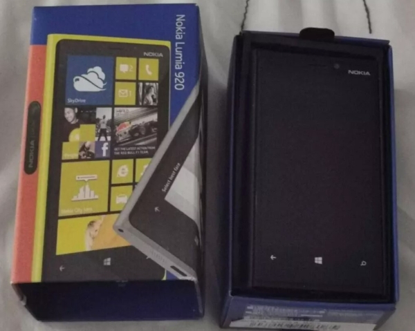 Nokia Lumia 920 schwarz entsperrt 32GB 1GB RAM 4,5″ Windows Smartphone *NUR TEILE*