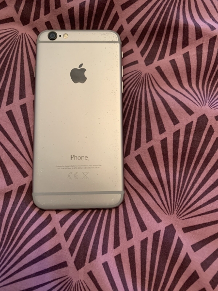 Apple iPhone 6 (A1586) 16GB (entsperrt) GSM + CDMA Smartphone – silber