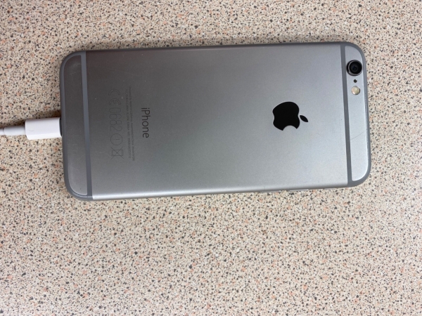 Apple iPhone 6 – 16GB – Silber (iD Mobile) A1586 (CDMA + GSM) Displayproblem. 