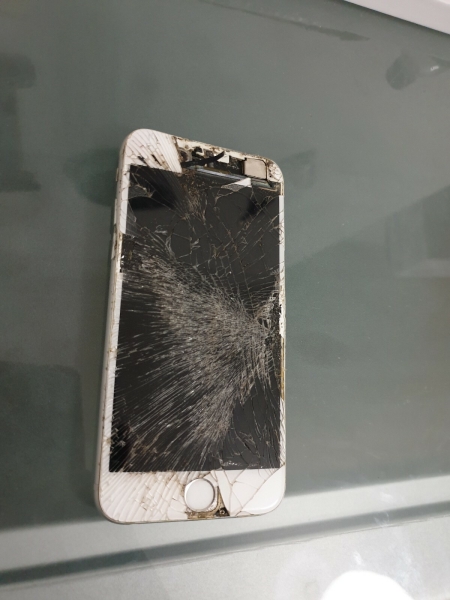 Apple iPhone 6 – DEFEKT – NUR FÜR ERSATZTEILE – ANGEBOTE