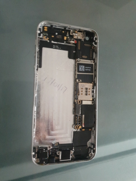 Apple iPhone 5s – OHNE SPERRE! – Nur für Ersatzteile – MACHEN SIE EIN ANGEBOT