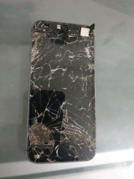 Apple iPhone 5s – OHNE SPERRE! – Nur für Ersatzteile – MACHEN SIE EIN ANGEBOT